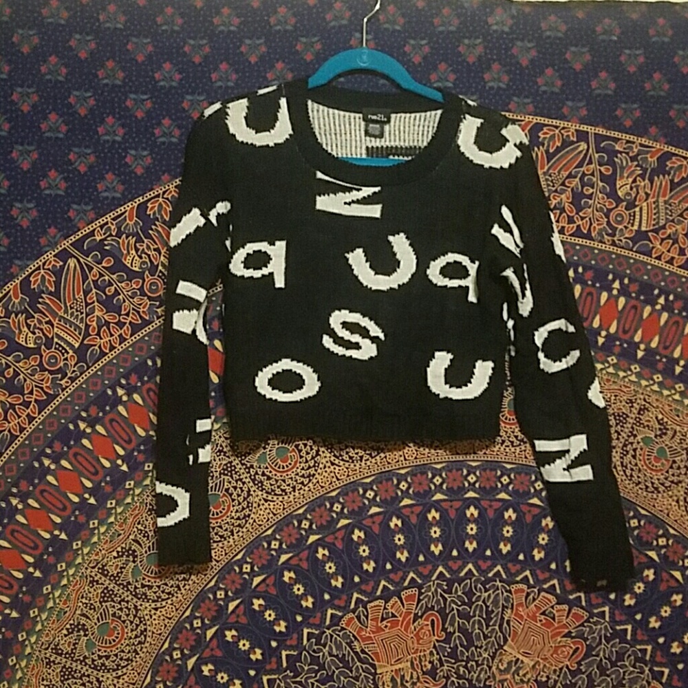 Black and White LETTER SWEATER